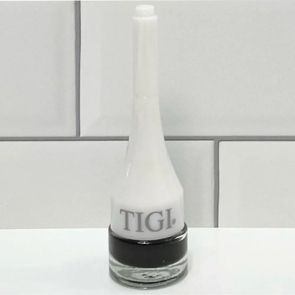 TIGI Cosmetics Black Creme Eyeliner - Picture 1 of 1